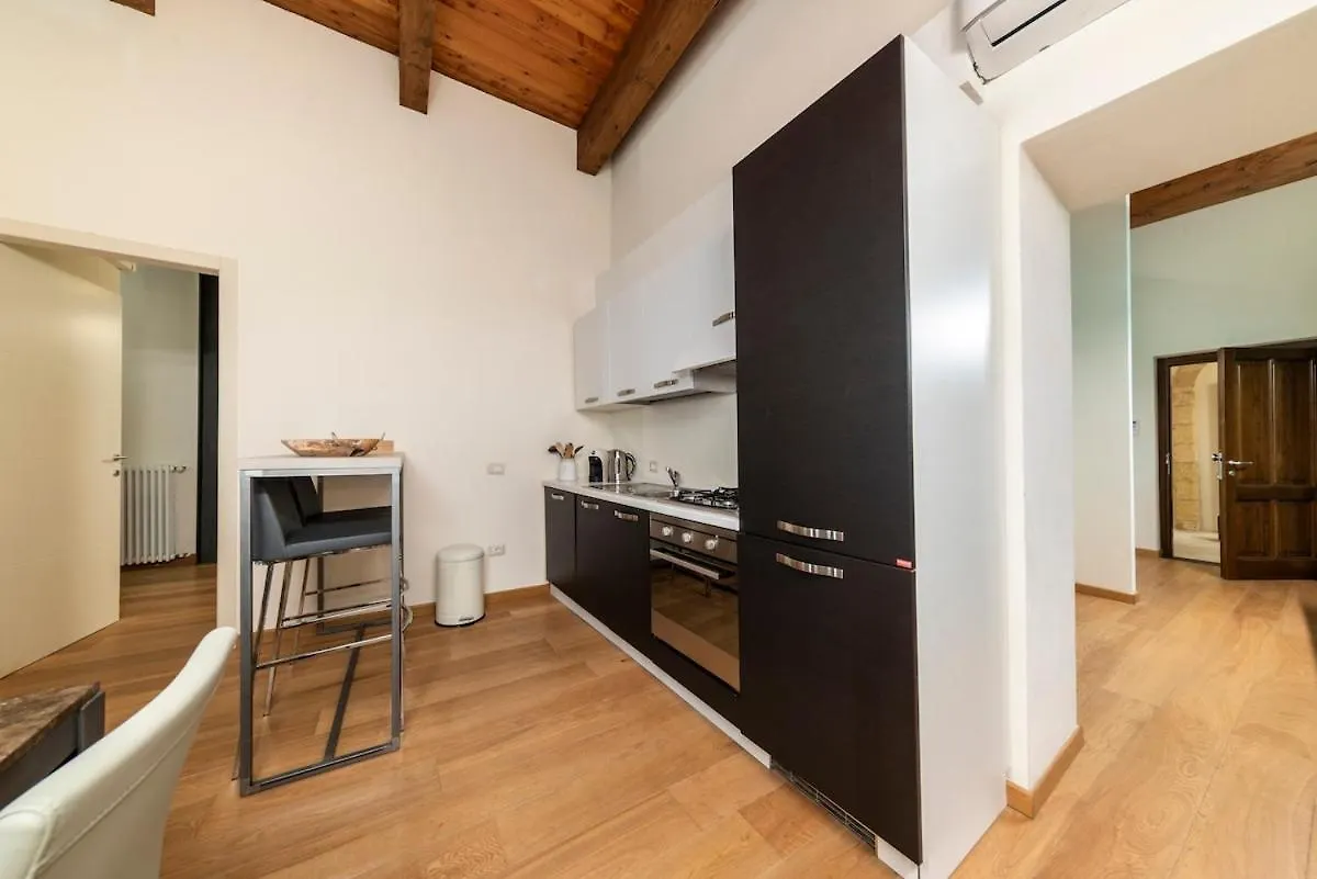 Suite Deluxe In Palazzo Storico - Centro Sassari - Appartamento Isola Rossa Lejlighed