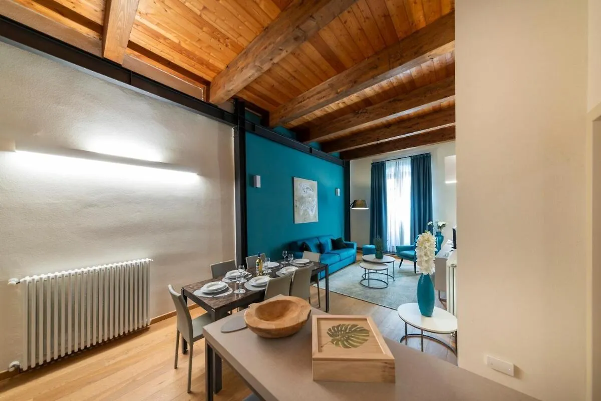Suite Deluxe In Palazzo Storico - Centro Sassari - Appartamento Isola Rossa Lejlighed